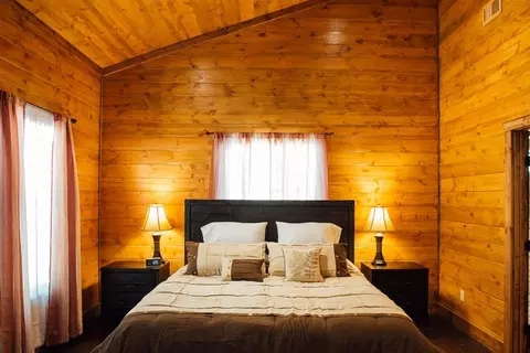 Bedroom - Undisclosed, Broken Bow, OK 74728 photo 5 of 9