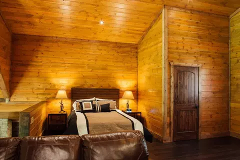 Bedroom - Undisclosed, Broken Bow, OK 74728 photo 8 of 9