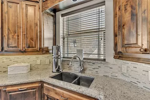 Kitchen - 7319 N Shore Dr, Tuttle, OK 73089 photo 2 of 5