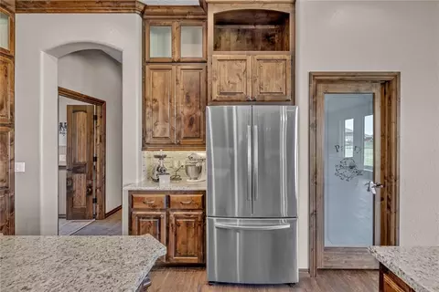 Kitchen - 7319 N Shore Dr, Tuttle, OK 73089 photo 4 of 5