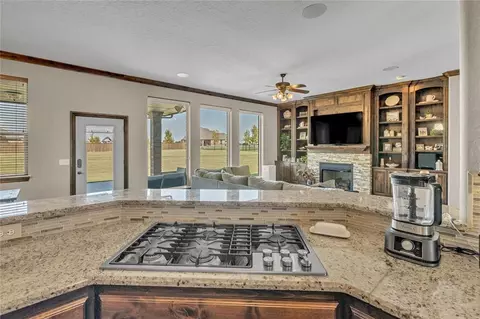 Kitchen - 7319 N Shore Dr, Tuttle, OK 73089 photo 3 of 5