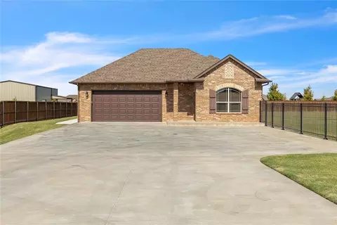 Exterior - 7319 N Shore Dr, Tuttle, OK 73089 photo 5 of 5