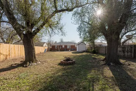 Exterior - 7117 NW 45th St, Bethany, OK 73008 photo 2 of 3