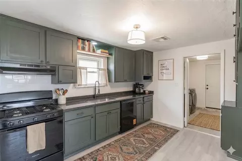 Kitchen - 3105 Wright Ave, Spencer, OK 73084 photo 1 of 4