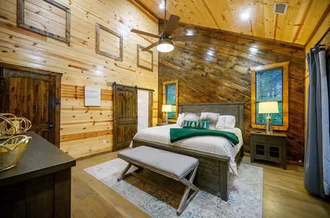Bedroom - 199 Gnarly Maple Trl, Broken Bow, OK 74728 photo 1 of 5
