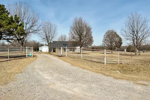 12501 SW 40th St, Yukon, OK 73099