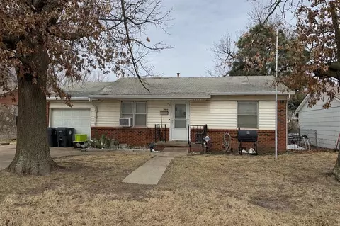7003 NW 57th St, Bethany, OK 73008