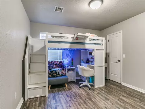 Bedroom - 705 Night Hawk Dr, Norman, OK 73072 photo 1 of 8
