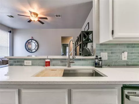 Kitchen - 705 Night Hawk Dr, Norman, OK 73072 photo 3 of 8