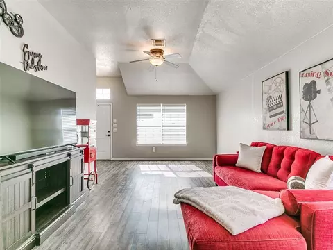 Living - 705 Night Hawk Dr, Norman, OK 73072 photo 3 of 8
