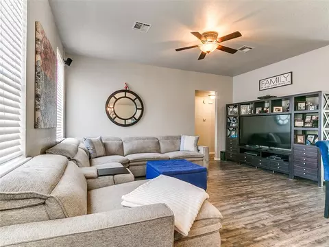 Living - 705 Night Hawk Dr, Norman, OK 73072 photo 5 of 8