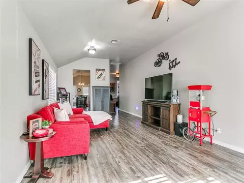 Living - 705 Night Hawk Dr, Norman, OK 73072 photo 4 of 8