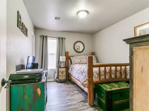 Bedroom - 705 Night Hawk Dr, Norman, OK 73072 photo 4 of 8