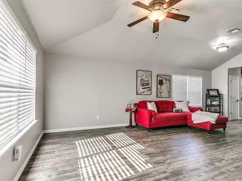 Living - 705 Night Hawk Dr, Norman, OK 73072 photo 2 of 8