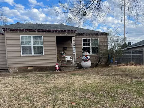 1328 Givens Dr, Midwest City, OK 73110