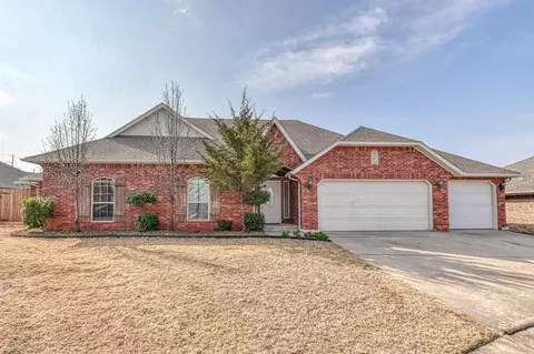 2940 Coach Ct, Norman, OK 73071