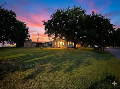 501 E Broadway, Okemah, OK 74859