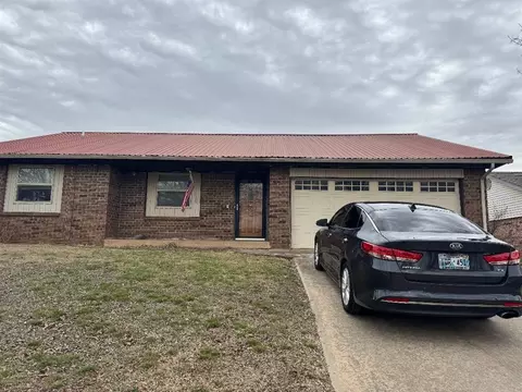 4736 Forest Hills Dr, Noble, OK 73068