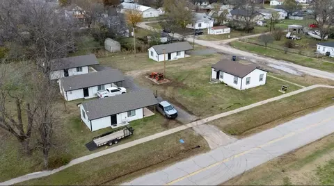 402 N 6th Ave, Stroud, OK 74079