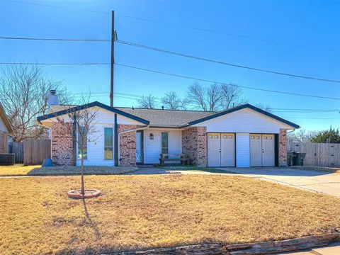2416 Pennington Ave, Edmond, OK 73012
