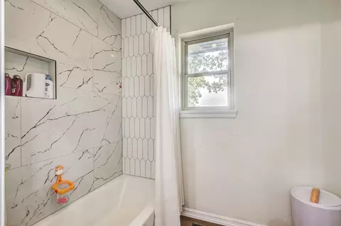 Bath - 810178 S 3430 Rd, Tryon, OK 74875 photo 6 of 7