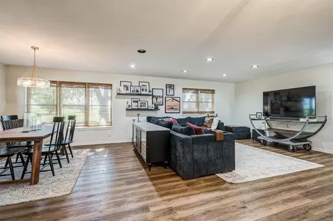Living - 810178 S 3430 Rd, Tryon, OK 74875 photo 5 of 5