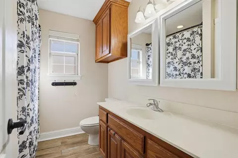 Bath - 1104 Stephanie Ln, Altus, OK 73521 photo 7 of 7