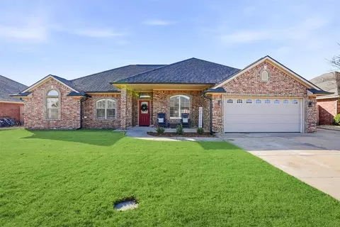 1104 Stephanie Ln, Altus, OK 73521