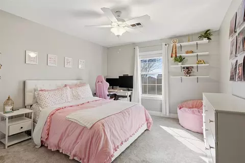 Bedroom - 1104 Stephanie Ln, Altus, OK 73521 photo 5 of 6
