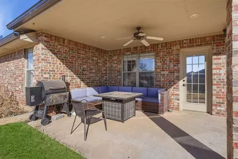 Exterior - 1104 Stephanie Ln, Altus, OK 73521 photo 7 of 7