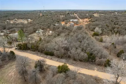 57 Clear St, Moore, OK 73165 photo 2