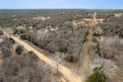 57 Clear St, Moore, OK 73165