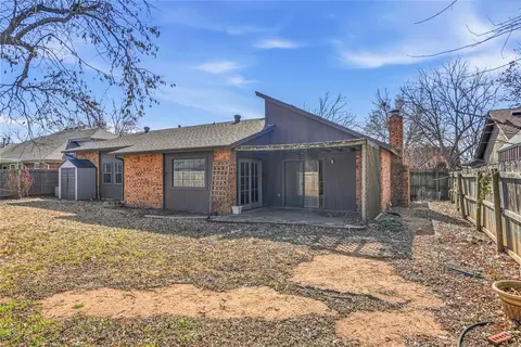 Exterior - 4309 Vincent St, Norman, OK 73072 photo 3 of 6