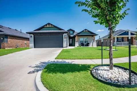 11109 NW 136th Ter, Yukon, OK 73099