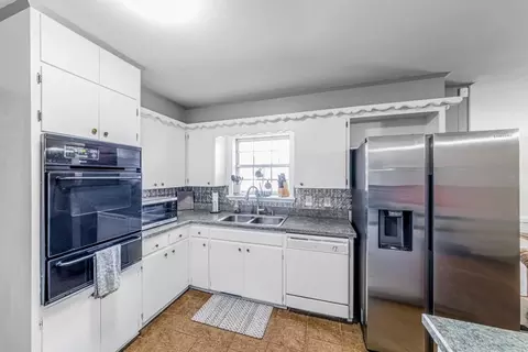 Kitchen - 1211 E 13th St, Cushing, OK 74023 photo 1 of 2