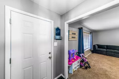 Entry Way - 1211 E 13th St, Cushing, OK 74023 photo 1 of 3