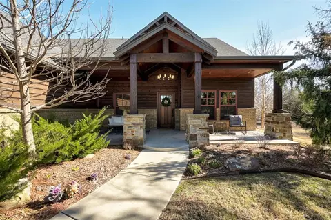 7600 Walk In The Park Dr, Edmond, OK 73034