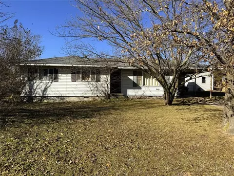420 N Dawson St, Meeker, OK 74855