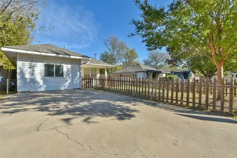 Exterior - 109 E Hayes St, Norman, OK 73069 photo 3 of 5