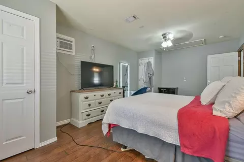 Bedroom - 109 E Hayes St, Norman, OK 73069 photo 2 of 4