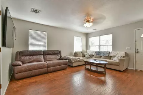 Living - 109 E Hayes St, Norman, OK 73069 photo 2 of 2