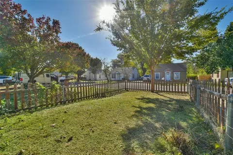 Exterior - 109 E Hayes St, Norman, OK 73069 photo 2 of 5