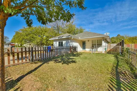 Exterior - 109 E Hayes St, Norman, OK 73069 photo 1 of 5