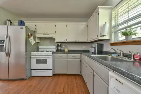 Kitchen - 109 E Hayes St, Norman, OK 73069 photo 3 of 3