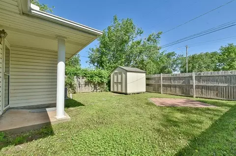 Exterior - 109 E Hayes St, Norman, OK 73069 photo 4 of 5