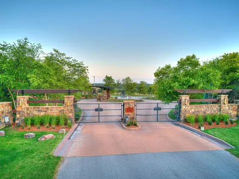 6908 Split Fence Ln, Edmond, OK 73034