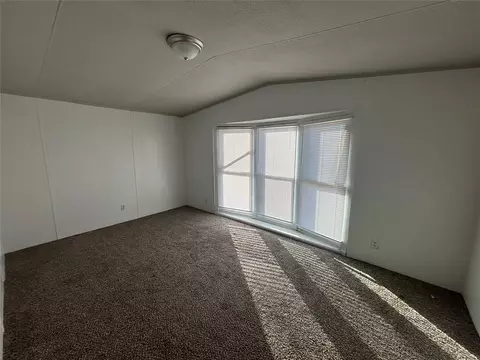 Bedroom - 101 W Oak Hill Dr, Mcloud, OK 74851 photo 2 of 3