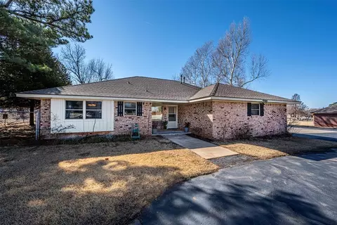 732 E Suera Ter, Mustang, OK 73064