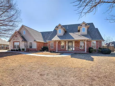 1304 Redbud Ct, Moore, OK 73160