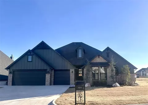 8100 Amber Ridge Dr, Edmond, OK 73034